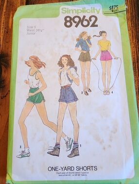 Simplicity #8962 Misses' Sz 9 Pattern - Junior & Misses' Shorts